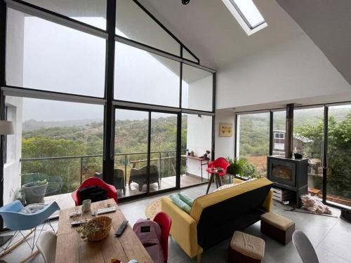 Villa Serrana House | Diseño confort, tina a pasos de la cañada