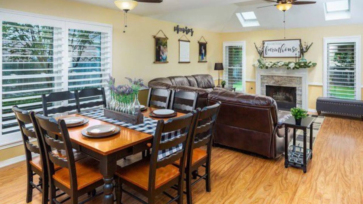Live Oak House | Disinfected CLEAN for perfect San Antonio getaway!