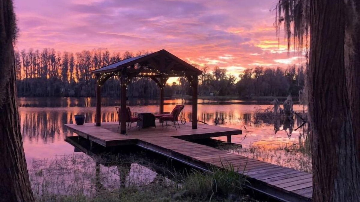 Land O' Lakes Apartment | Disney,Busch Gardens,Beautiful Beaches 1-bedroom studio, 15 minutes from Tampa.