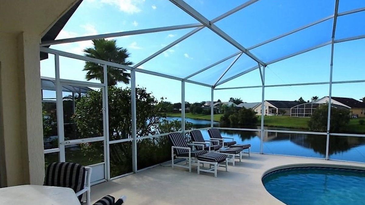 Lakeside Estates Villa | Disney Orlando Lake 4 Bed Luxury Pool Villa