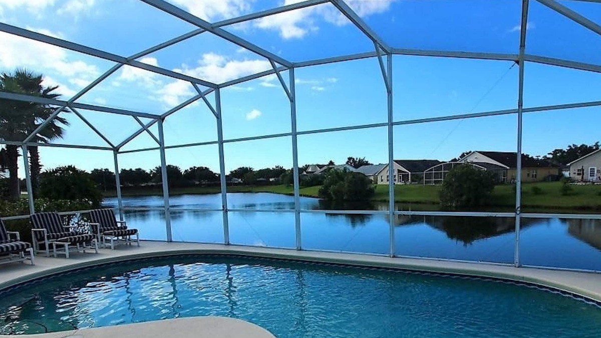 Lakeside Estates Villa | DISNEY ORLANDO LAKE 4 BED LUXURY POOL VILLA