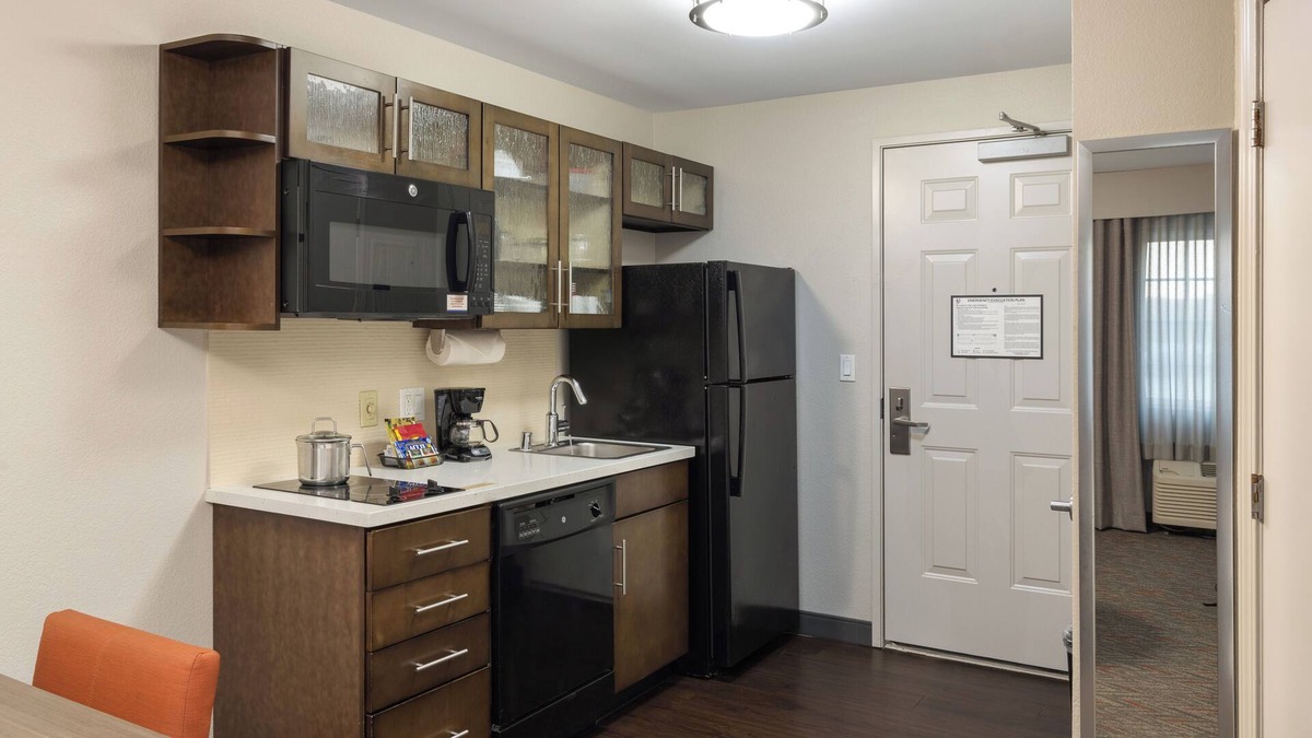 Anaheim Resort House | Disneyland Adventure! Outdoor Pool, Shuttle Service, Onsite Parking!