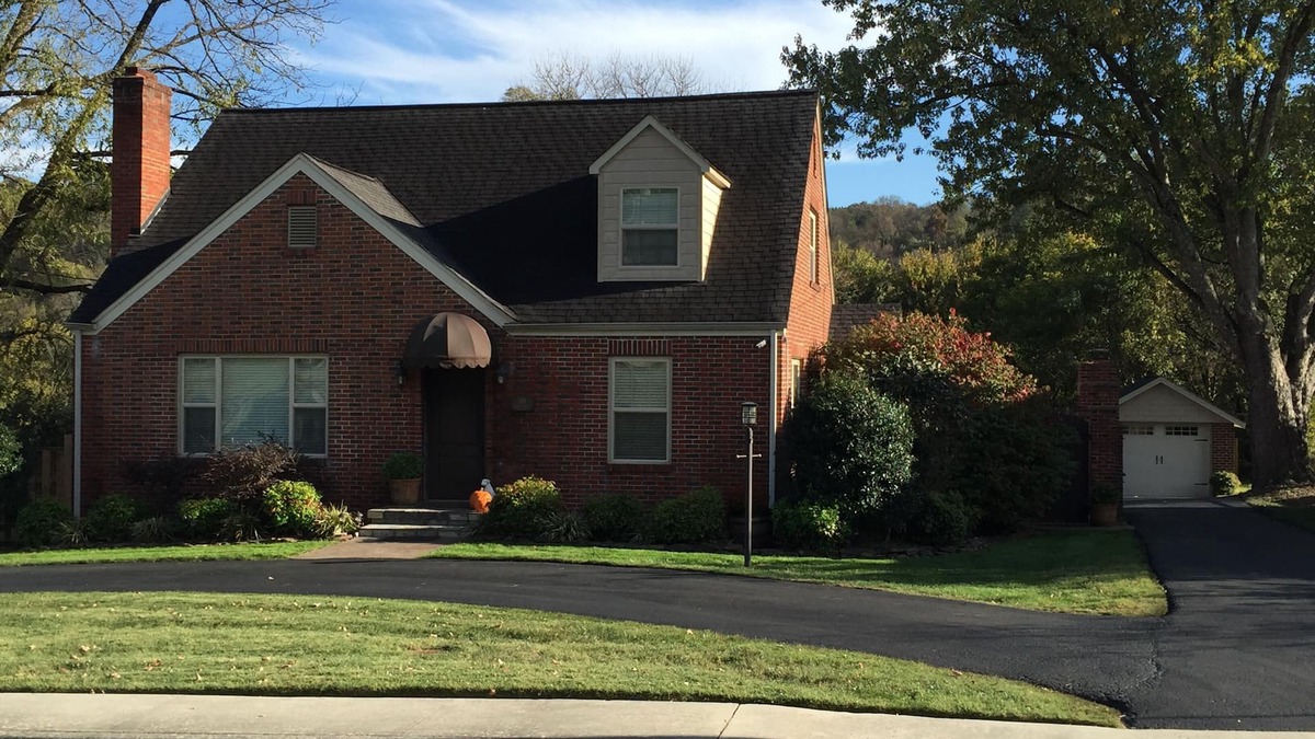 Lynchburg House | Distiller's Cottage -walking distance to the Distillery-Pet friendly