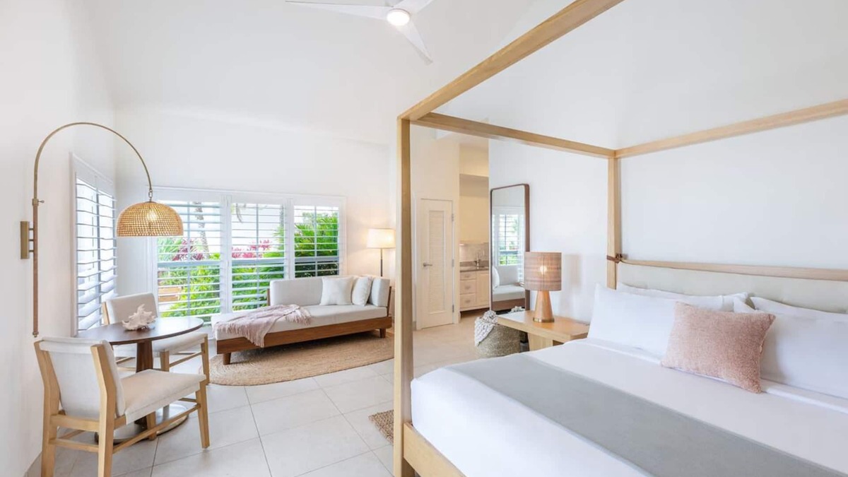 Islamorada House | Dive Into Your Dream Vacation! Beachfront, Outdoor Pool, Near Hurricane Monument