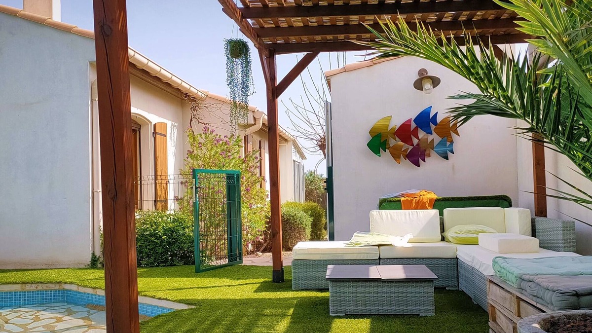 Roujan Villa | Divine Roujan Sunny Lodge. Piscine Privée, Climatisation, Wifi, Jardin, 6 Person