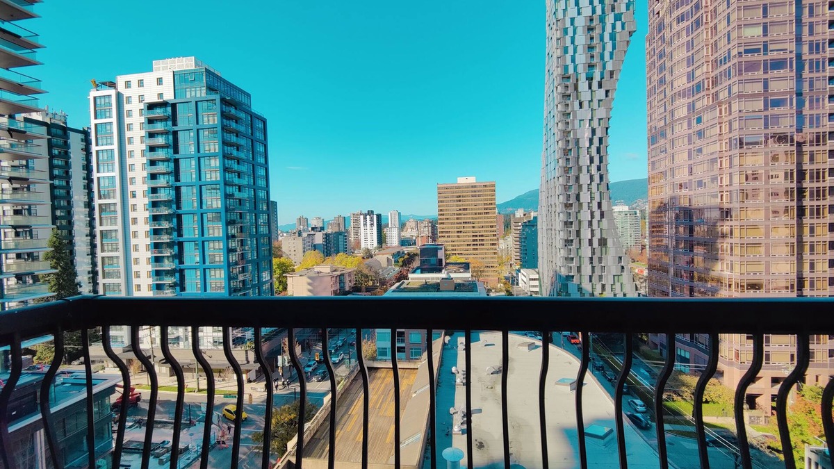 West End Hotel | Divya Sutra Suites on Robson Downtown Vancouver