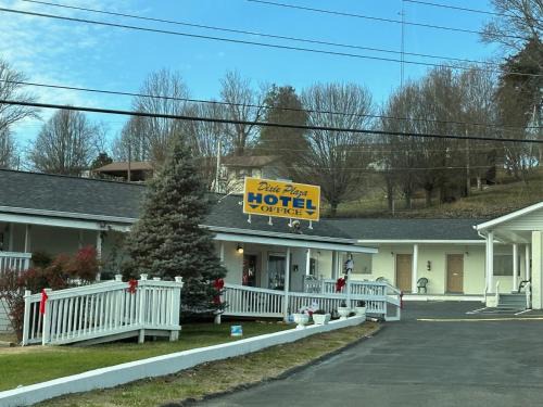 Tazewell Hotel | Dixie Plaza Hotel