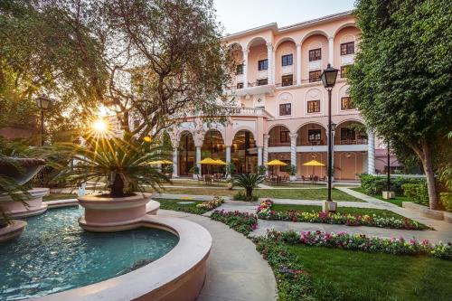 DLF Phase 5 Hotel | DLF Club 5