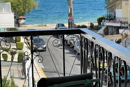 Lefkandi Apartment | DM home (sea view apartment)