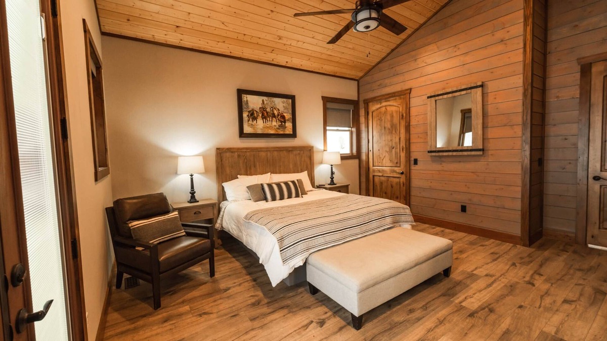 Preston House | DMR Cabin 4 | Two-Level | Max Capacity 16