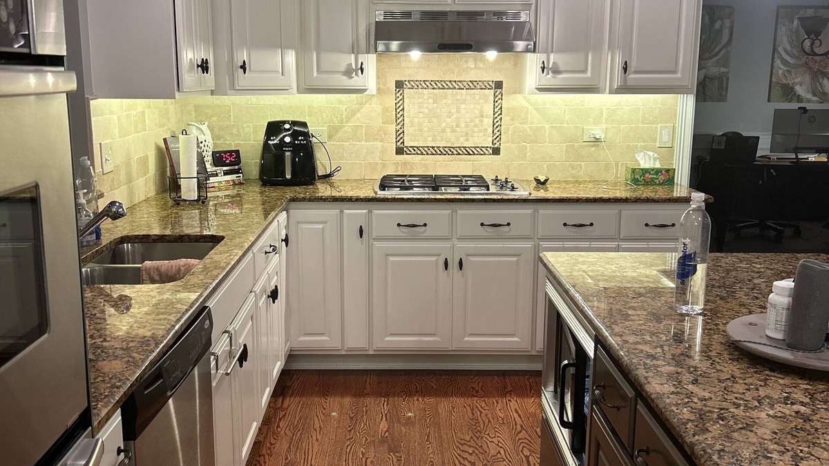Fox Valley House | DNC Luxury corporate home. 30 from Chicago. Close by to highway or train.