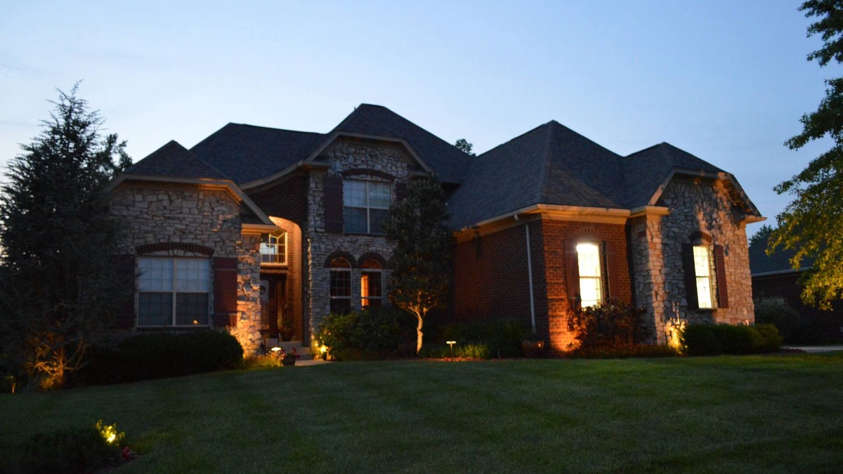 Speed House | Do Derby Right! Beautiful 5-bedroom house with pool, hot tub and gym.