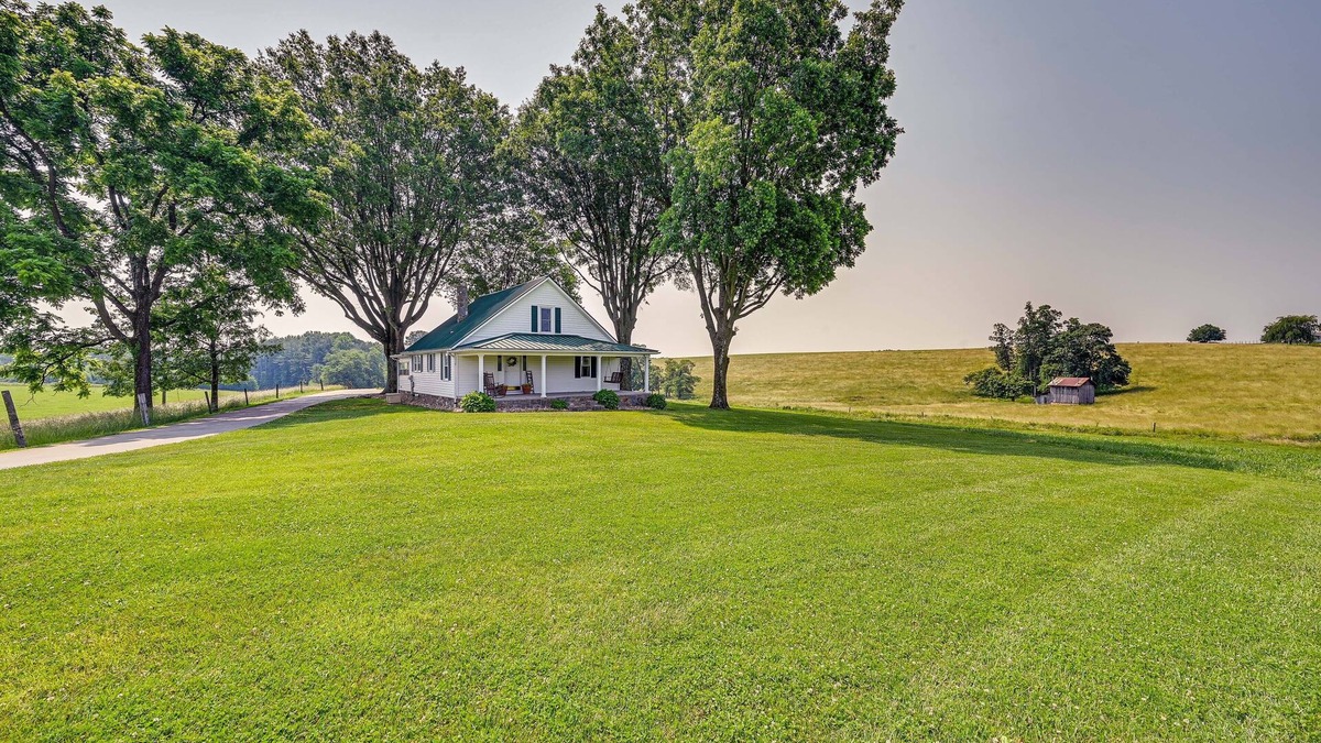 Elkin House | Dobson Farmhouse w/Scenic Porch - Near Vineyards!