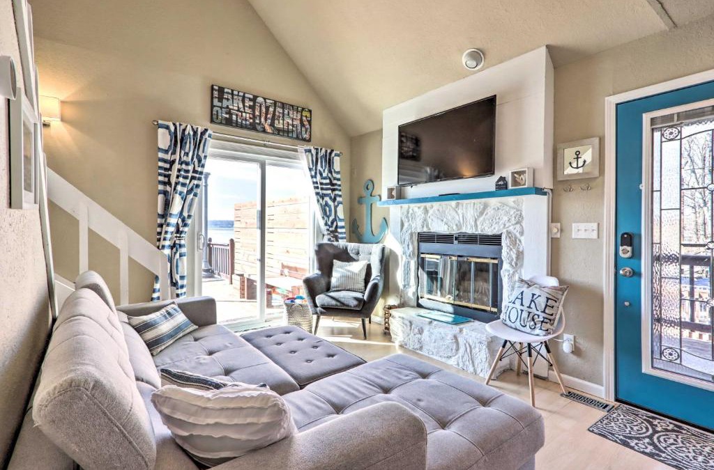 Linn Creek House | Dock and Slip Lakefront Linn Creek Home!