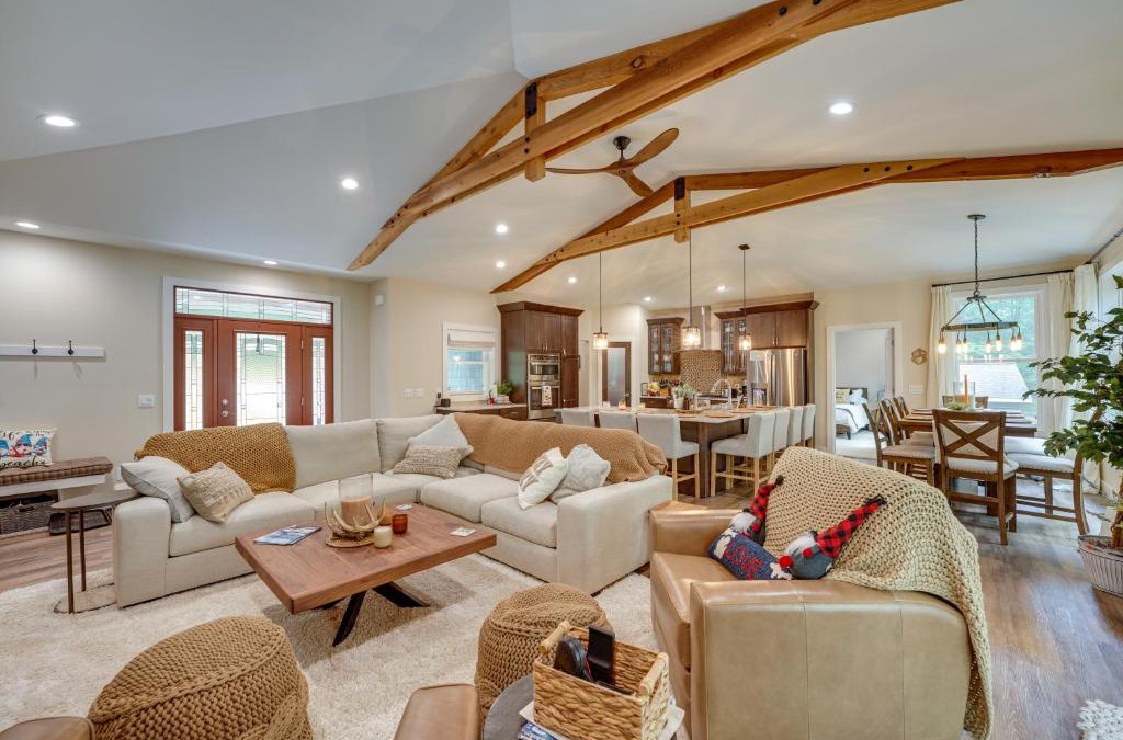 Free Soil House | Dock and Yard Games Lakefront Michigan Getaway!