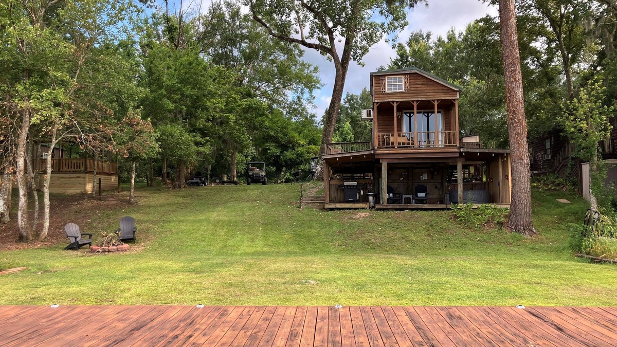 Maurepas Cabin | Dock Holiday - Waterfront/Nature/Hot Tub: Enjoy a cozy getaway!