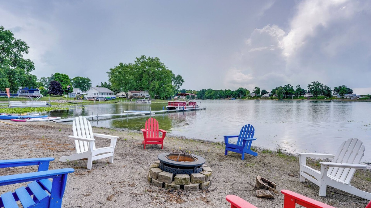 Bronson House | Dock & Kayak - Waterfront Retreat on Gilead Lake!