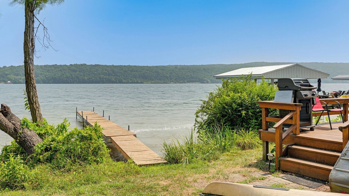 Town of Jerusalem Cottage | Dock & Rowboat: 'beechnut Bungalow' on Keuka Lake
