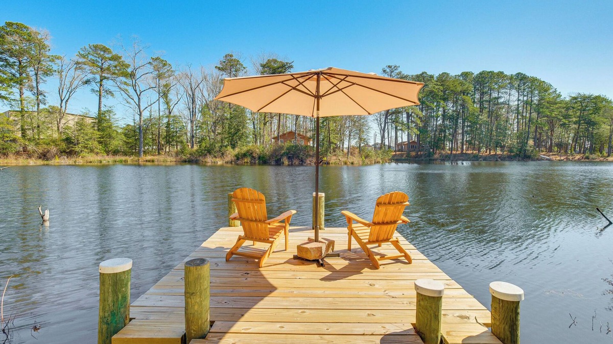 Deltaville House | Dock, Sunrooms & Fire Pits: Deltaville Home!