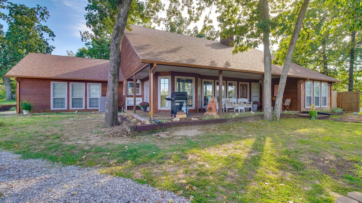 Tia Juana Cabin | Dock, Views & Grill: Spacious Grand Lake Lodge