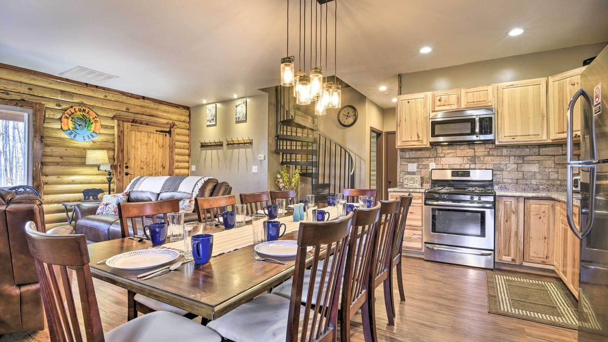 Pittsville Cabin | Dock w/Boat Slip: Cozy Cabin Near Leesville Lake!