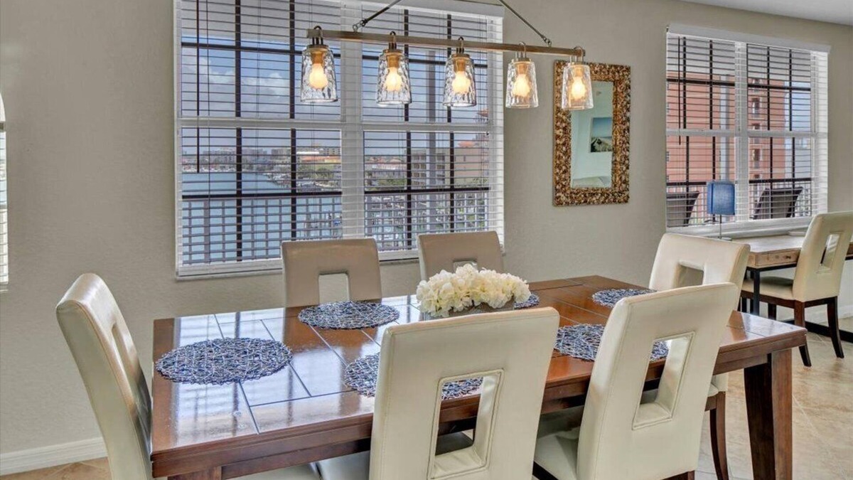 Clearwater Beach Condo | DOCKSIDE CONDOS- UNIT 501 GREAT LOCATION WITH FABULOUS VIEWS !