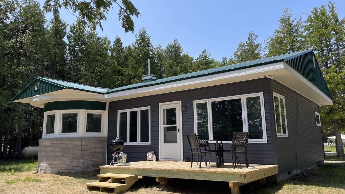 Drummond House | Dockside on Drummond Island