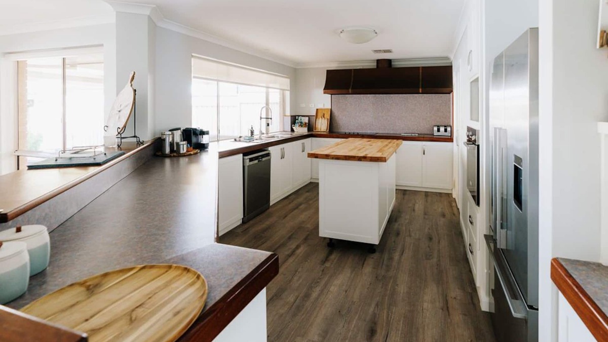 Dudley Park House | Dockside on Mandurah Canals
