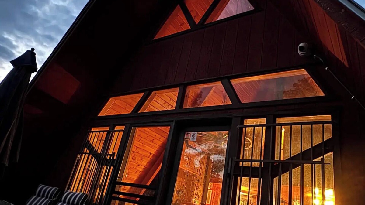 Overgaard Cabin | Doe Cabin Cozy Retreat Among the Pines