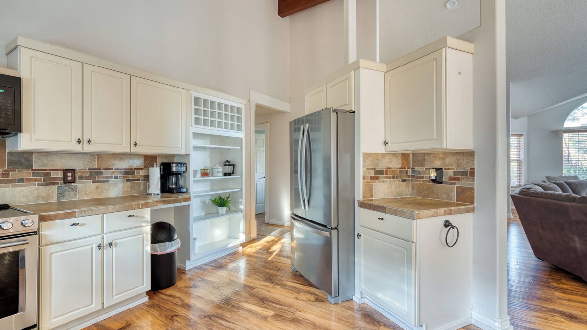 Mountain View House | Dog | 5min to Local Restaurants | Cozy