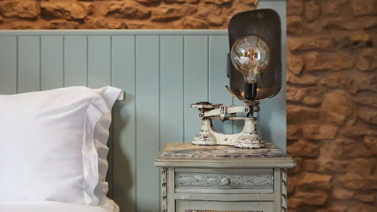 Burythorpe Cottage | Dog-Friendly 17th-Century Cottage with Private Hot Tub in Yorkshire