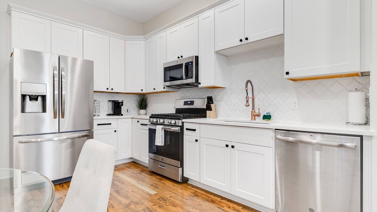 St. Johns House | Dog-friendly 2-story house near downtown with grill, washer/dryer, streaming, AC