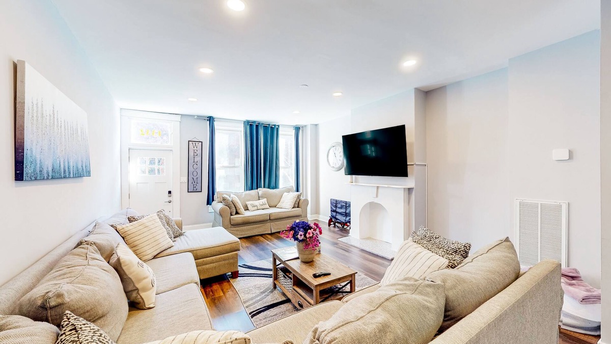 South Baltimore House | Dog-friendly 2-story townhouse in great location with private patio & streaming