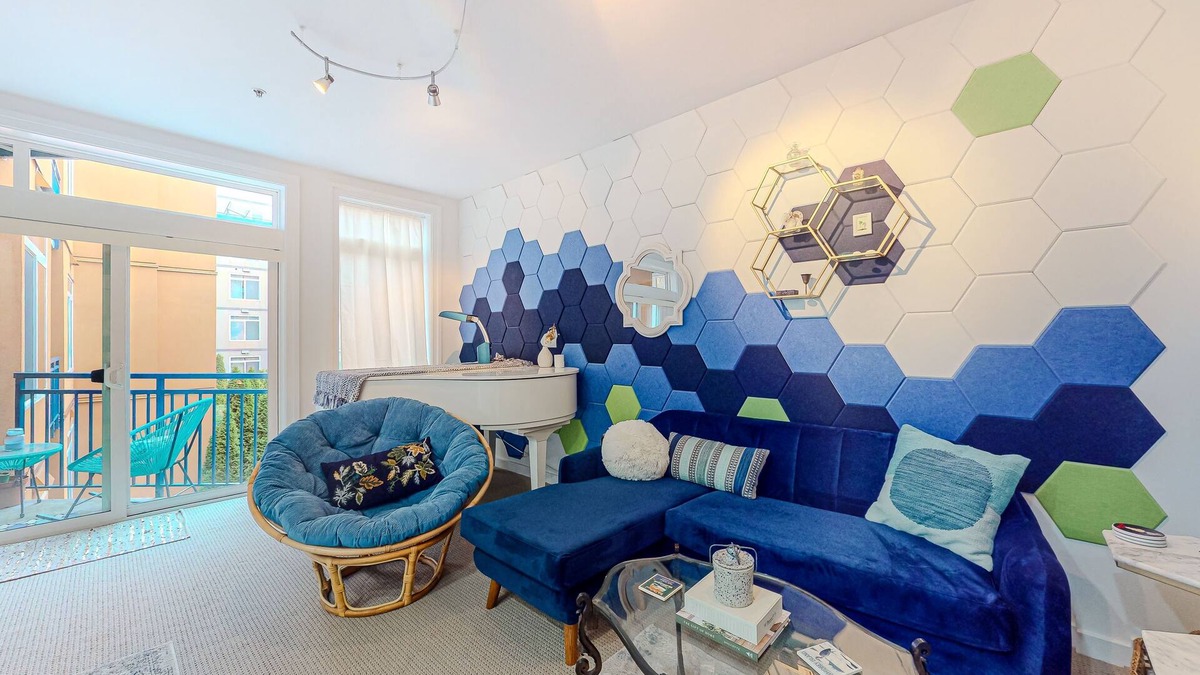 Belltown Apartment | Dog-friendly 5th-floor studio with indoor heated pool, gym, hot tub, & balcony