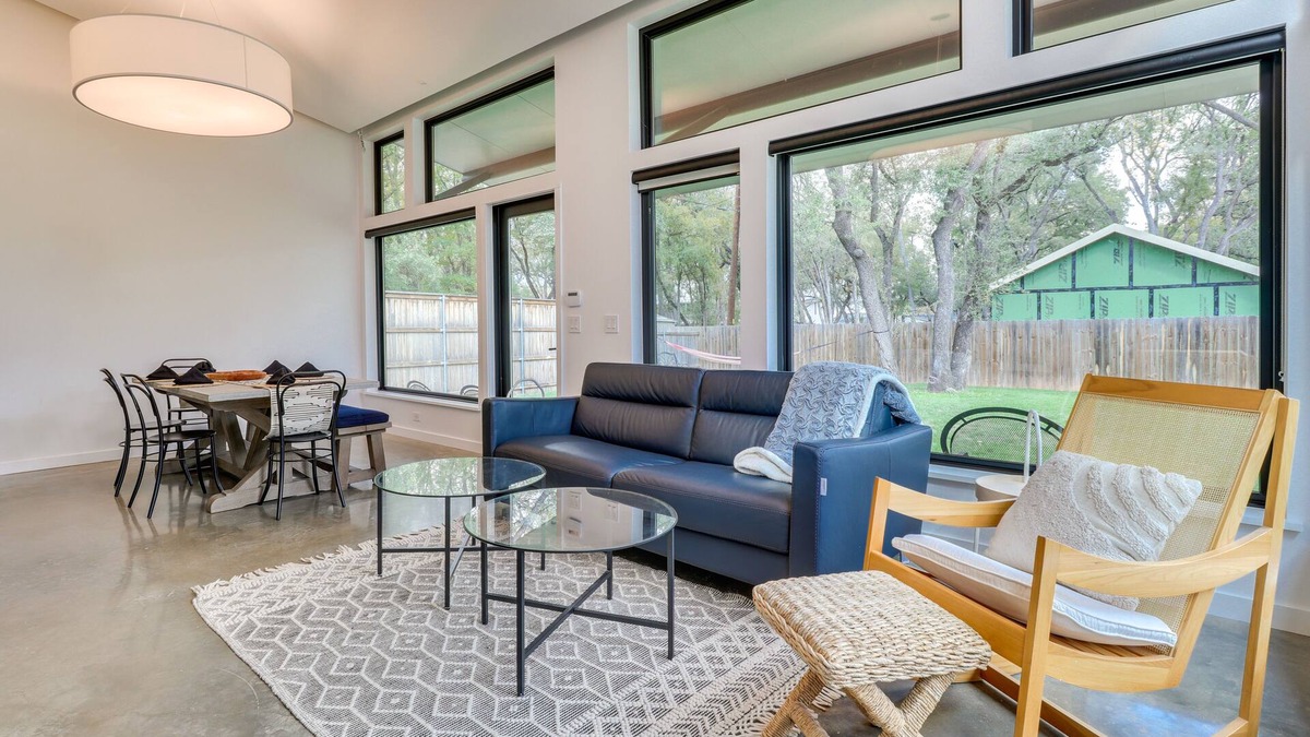 Barton Hills Apartment | Dog-Friendly Austin Guest House: 3 Mi to Downtown
