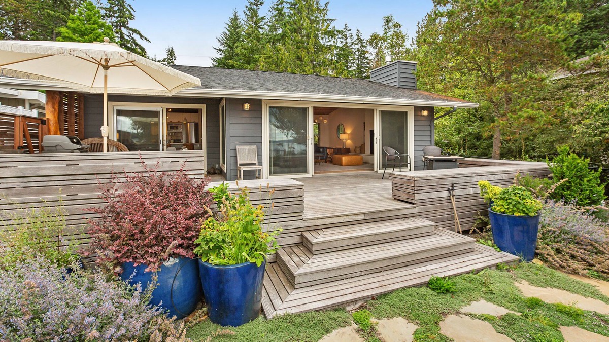 Poulsbo House | Dog-friendly bayfront home with beach access, firepit, sunset views & fast WiFi