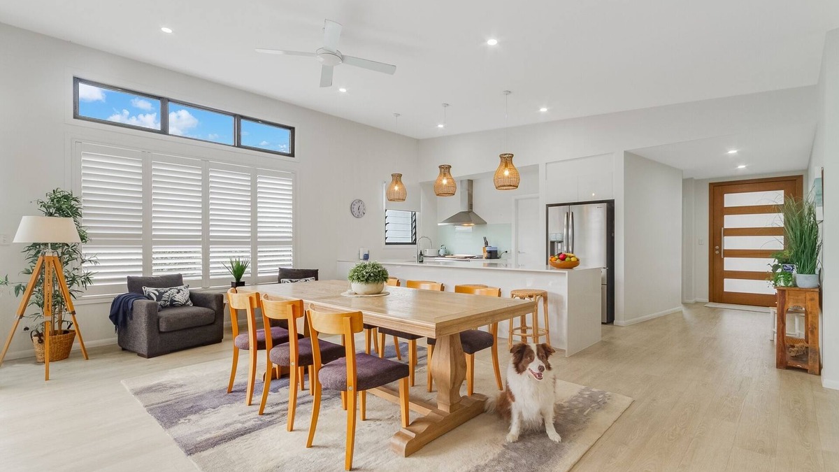Pottsville House | Dog-Friendly Beach House @ Black Rocks by uHoliday
