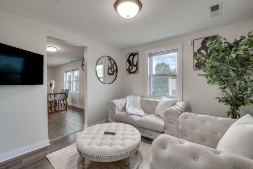 Blue Island Apartment | Dog-Friendly Blue Island Apt with Backyard!