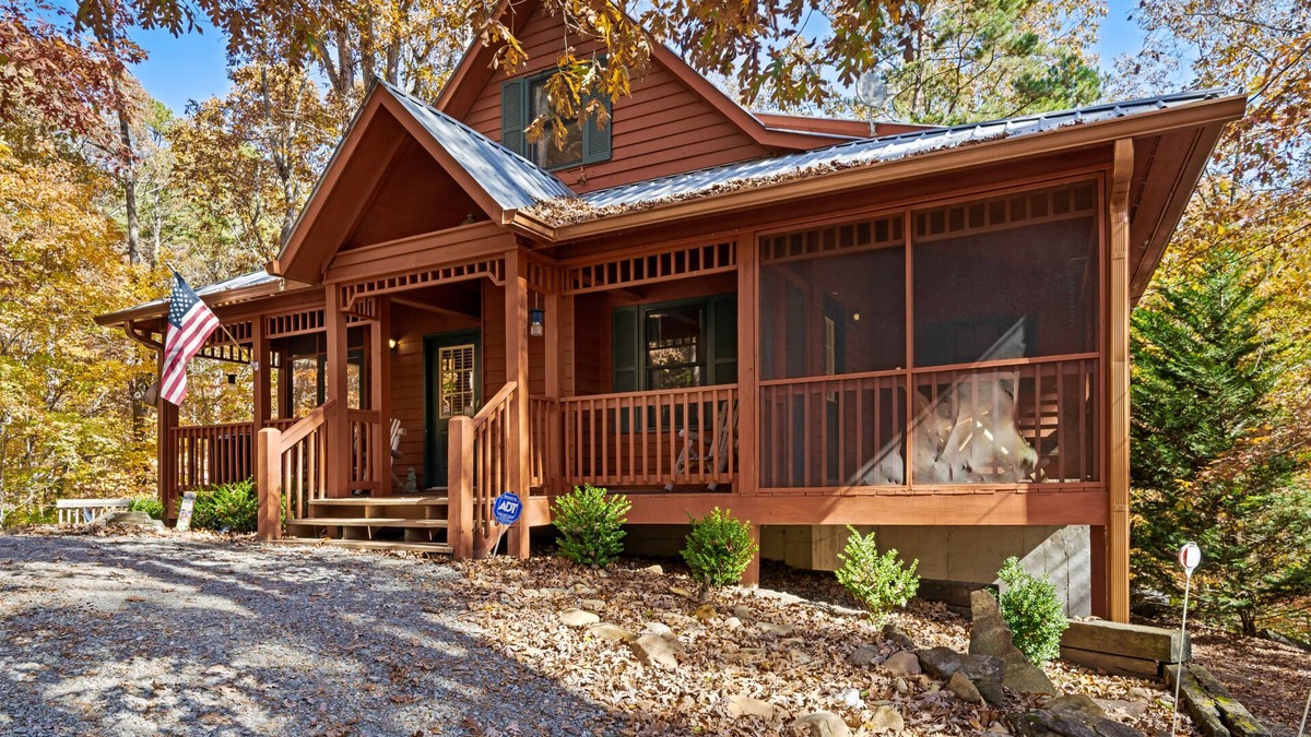 Ellijay Cabin | Dog-friendly cabin with hot tub, 2 fireplaces, game room. washer/dryer & AC