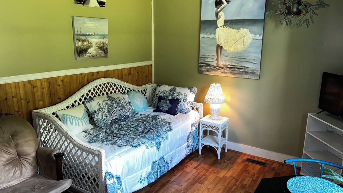 Tabor City Apartment | Dog Friendly Country Paradise
