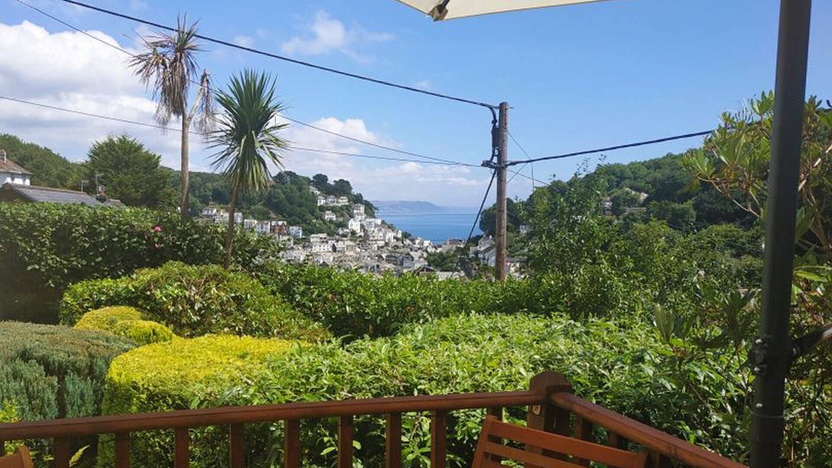 West Looe House | Dog friendly detached Nancecliff Cottage-enclosed garden & ocean view-Cornwall
