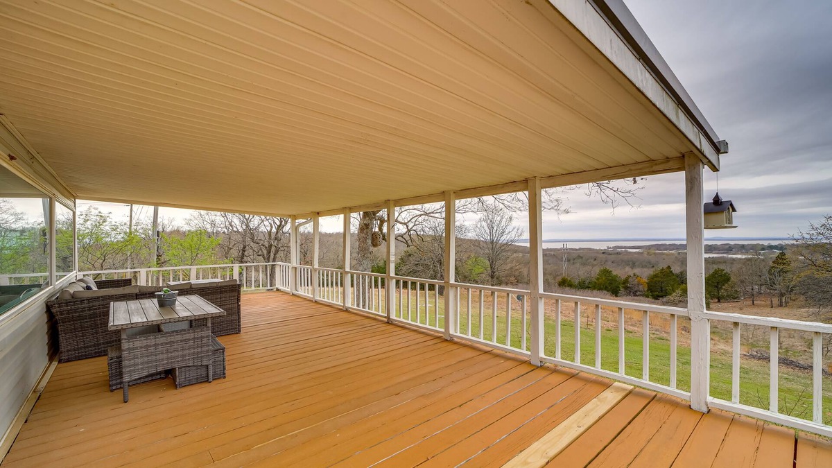 Eufaula Cabin | Dog-Friendly Eufaula Cabin Rental w/ Lake Views!