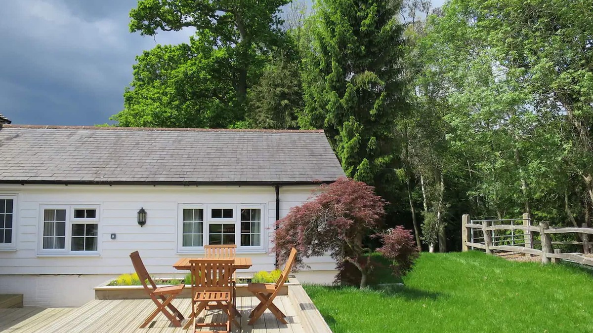 Robertsbridge Apartment | Dog-Friendly Farmhouse Annex for 4 in 1066 Country & High Weald AONB