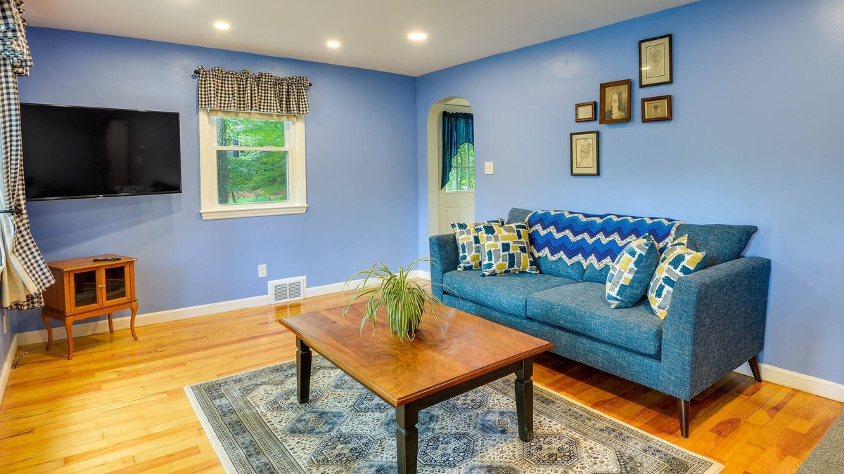 Leominster House | Dog-Friendly Fitchburg Vacation Rental, Hike & Ski