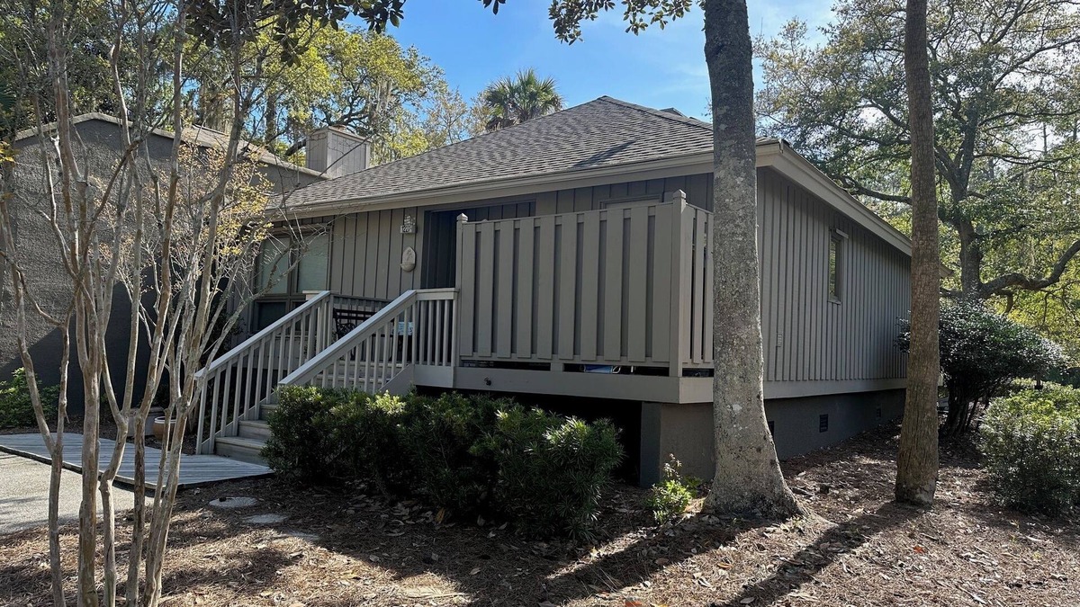 West Beach Cottage | Dog friendly Greenslake Cottage with lagoon view and community pool! New rental