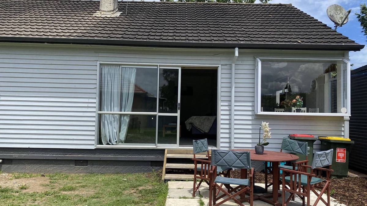 Hamilton East House | Dog Friendly, Gym, Central