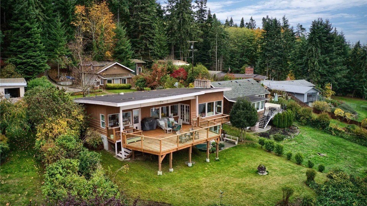 Camano Island House | Dog-friendly home with stunning bay views, woodstove & outdoor firepit