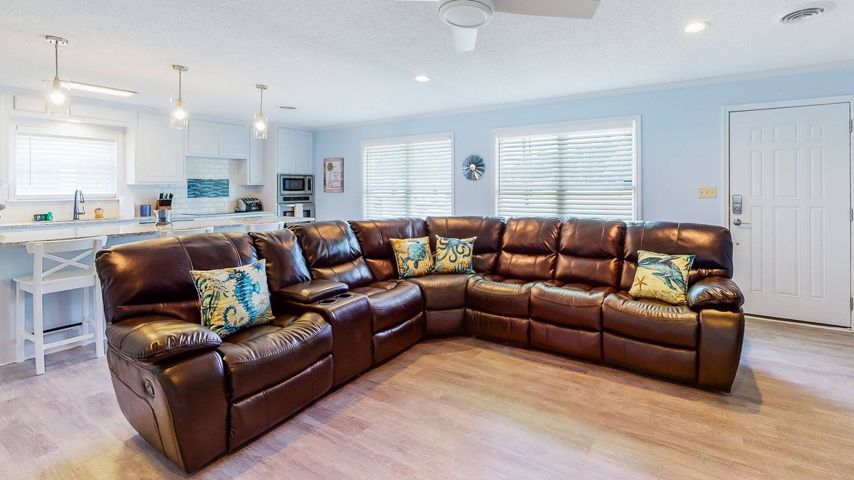 Kingsland House | Dog-friendly home w/a furnished patio, free WiFi, & central A/C- near cove