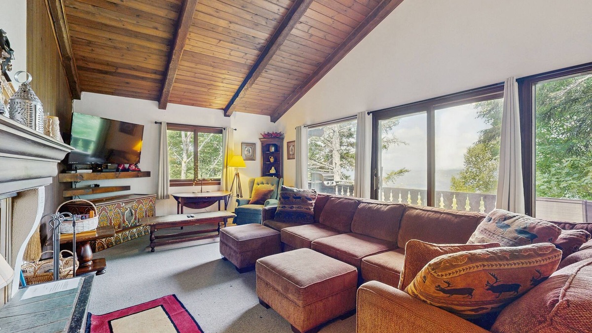 Franconia House | Dog-friendly home with stunning views & balcony, near Cannon Mountain
