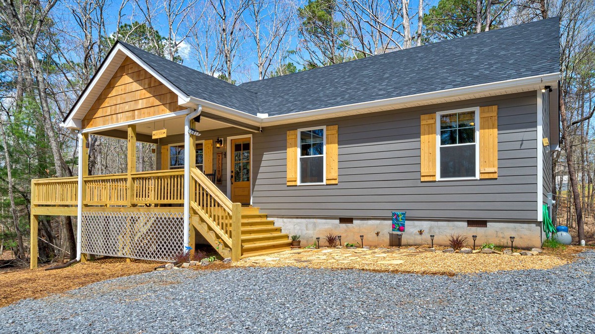 Eagle Mountain Cabin | Dog-friendly home with wraparound deck, firepit, grill, WiFi, and gas fireplace